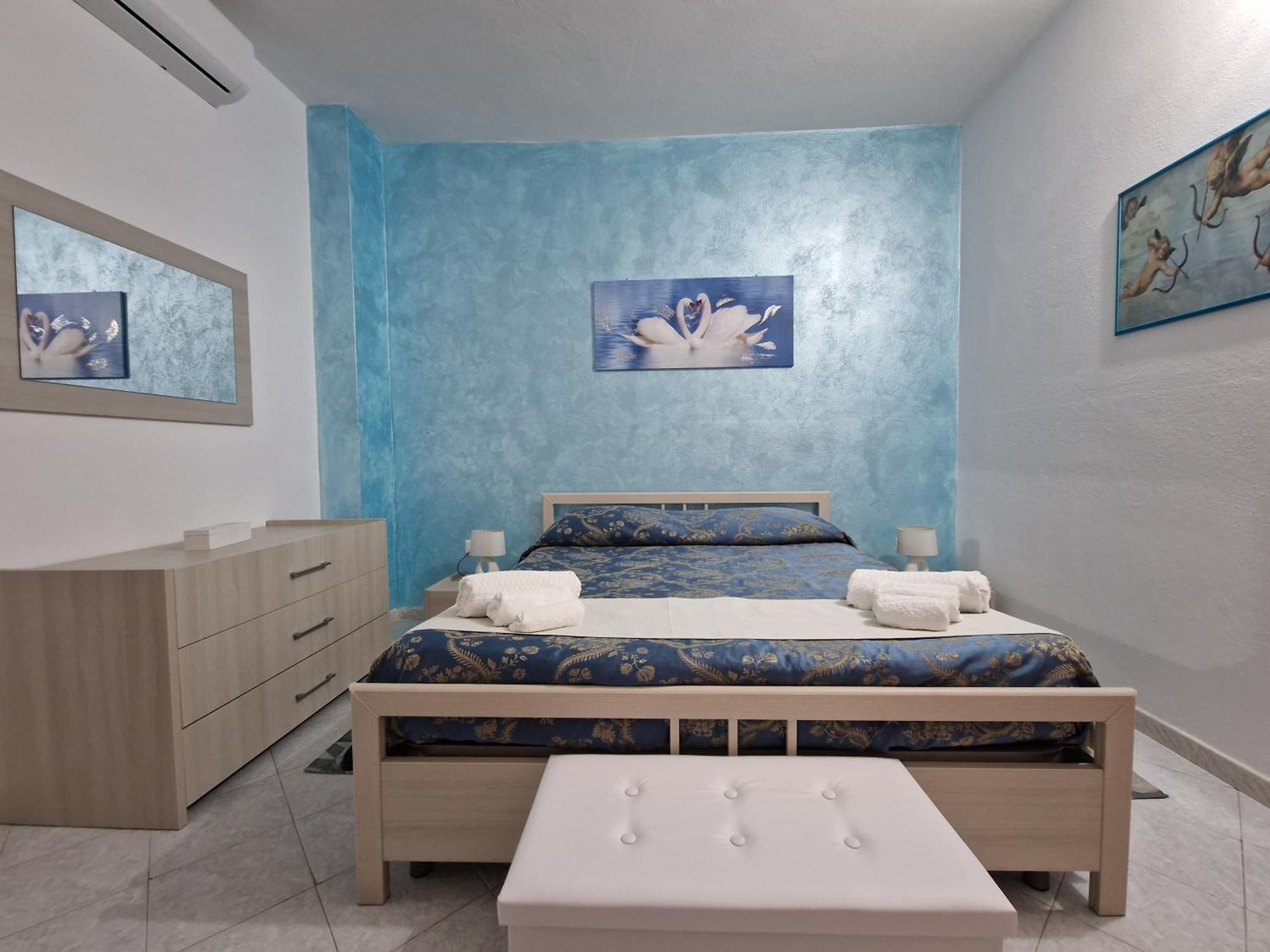 Santa Venere Apartments "Parcheggio Privato Moto-Auto" Ricarica Auto Elettriche Tropea Pokoj fotografie